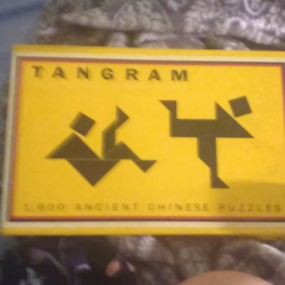 TANGRAM PUZZLE